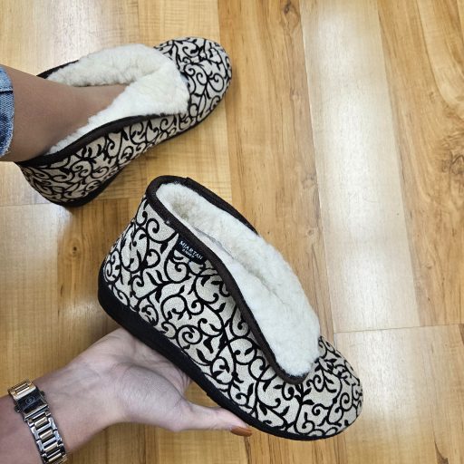 Mjartan szőrme galléros mintás világosbarna gyapjú melegmamusz 