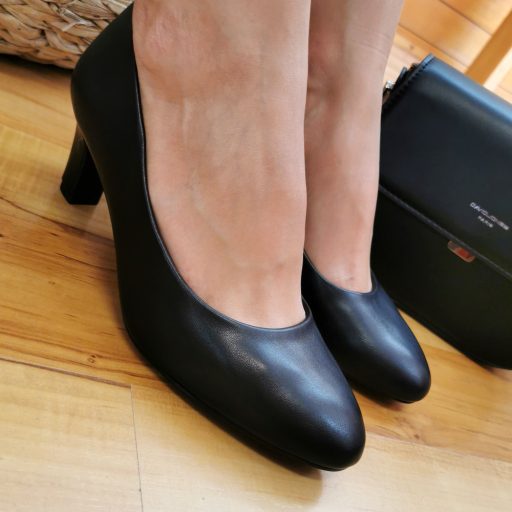 TAMARIS kis sarkas fekete pumps