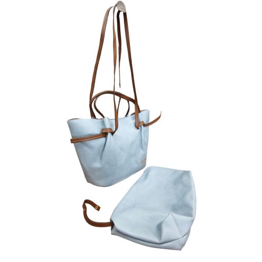 Kézi,- és válltáska különleges fazonú világoskék + nesszeszer