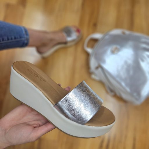INUOVO platform talpas ezüst papucs 