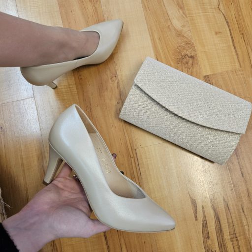 ESKA gyönyörű fényes bézs pumps
