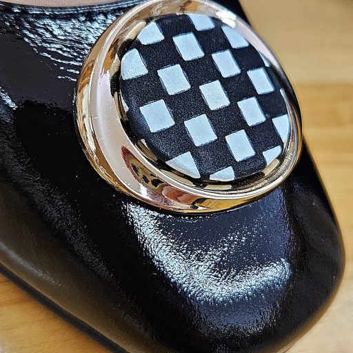 ESKA kockás sarkú extravagáns fekete lakkbőr cipő 