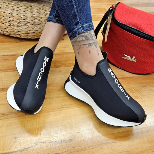 MAYO CHIX extra trendi fekete-fehér slip-on