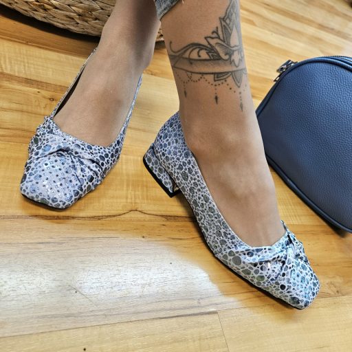 TUTTO BENE SCARPE különleges, extra csini világoskék pumps