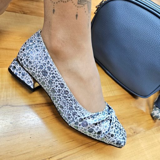 TUTTO BENE SCARPE különleges, extra csini világoskék pumps