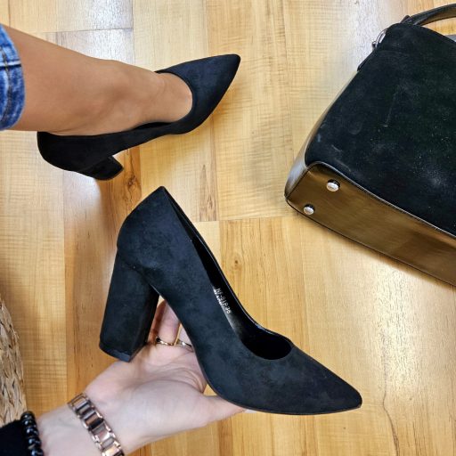 Sea vastag sarkú fekete velúr pumps